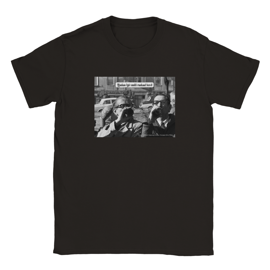 musta miesten paita Raskas työ vaatii raskaat huvit historiallinen kuva, retrokuva hauska huumoripaita Miilun putiikki