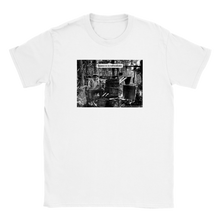 Lataa kuva Galleria-katseluun, valkoinen miesten paita Rajansa se on raittiudellakin historiallinen kuva, retrokuva hauska huumoripaita Miilun putiikki
